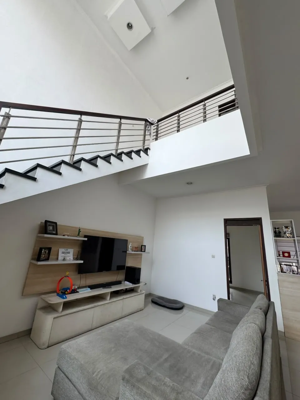DIJUAL RUMAH 2 LANTAI – SINGGASANA PRADANA, BANDUNG, foto 5