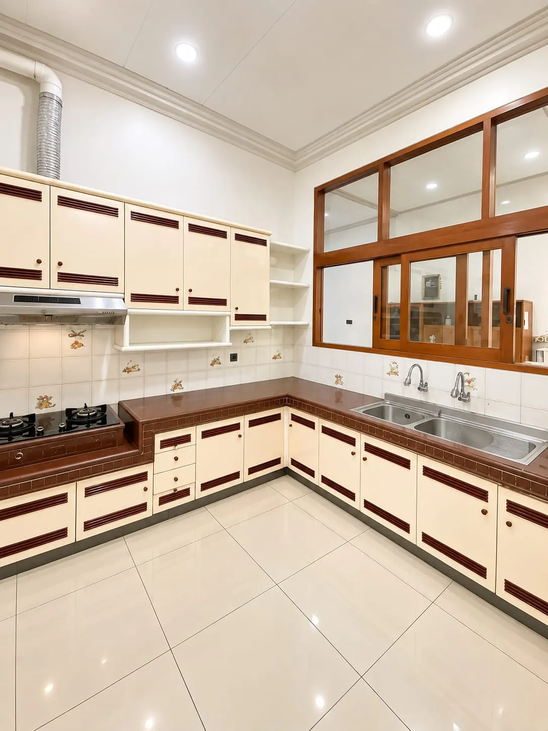 Dijual Rumah di Dipati Ukur, foto 3