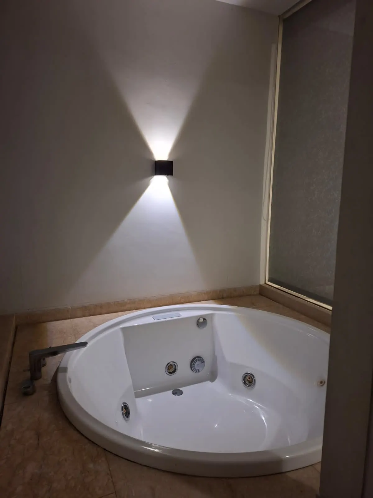 Dijual cepat fullfurnish unit apartemen Art Deco Luxury Hotel & Residence Ciumbuleuit Bandung