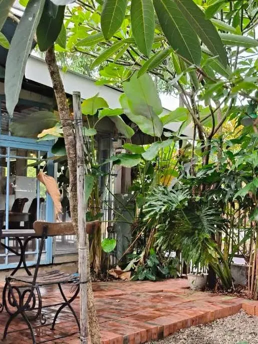 Jual Rumah Hook Puri Dago Antapani, plus Usaha Rumah Makan, foto 6
