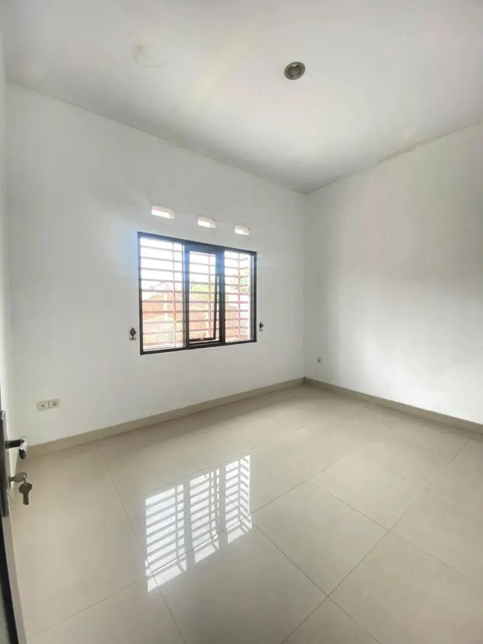 Disewakan Rumah 2 Lantai di Cluster Casablanca, Jl Pesantren Cibabat Cimahi, foto 5