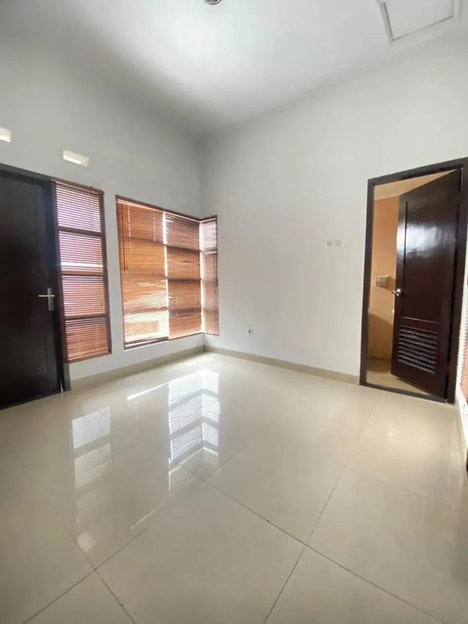Disewakan Rumah 2 Lantai di Cluster Casablanca, Jl Pesantren Cibabat Cimahi, foto 3