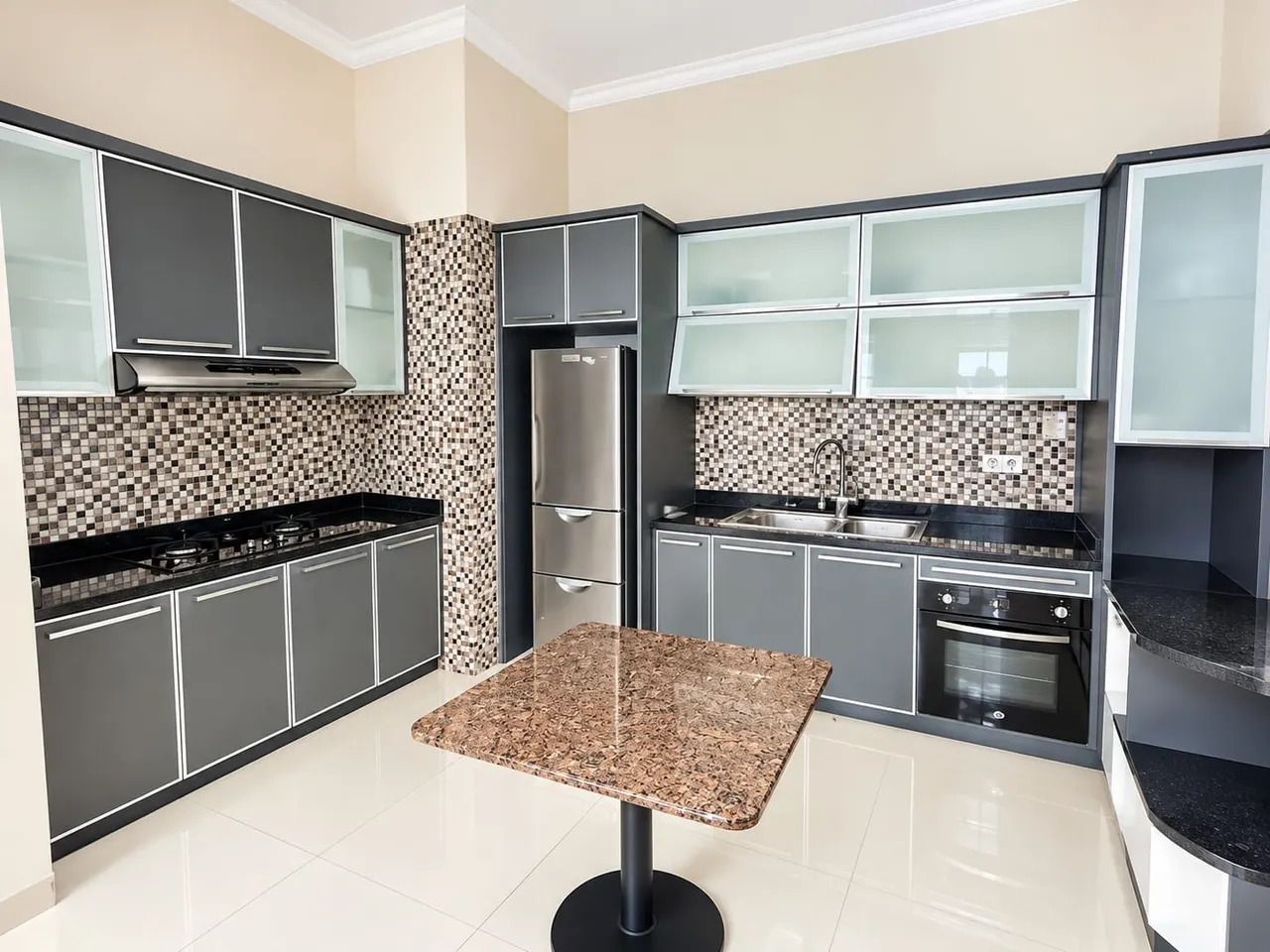 Dijual Rumah gunung batu