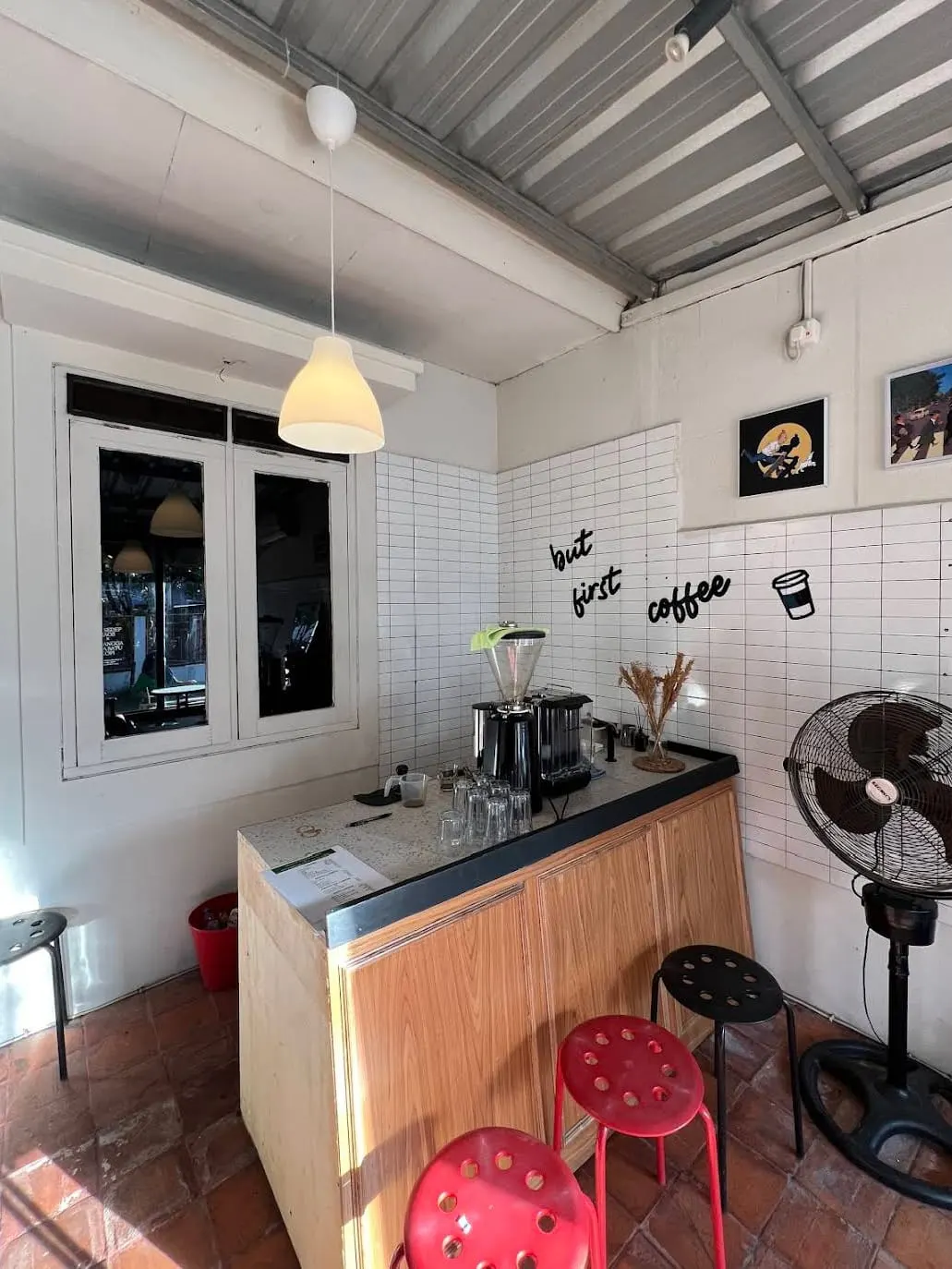 Jual Rumah Hook Puri Dago Antapani, plus Usaha Rumah Makan