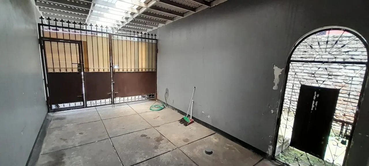 Dijual Rumah di Suryalaya Sayap Soetta, foto 4