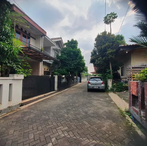 Kostan Lelang Murah jl.Bunga Bakung 1 No 3 Cijawura