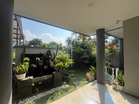 Jual Rumah bagus dan terawat di Komplek Katumiri Cihanjuang - Parongpong